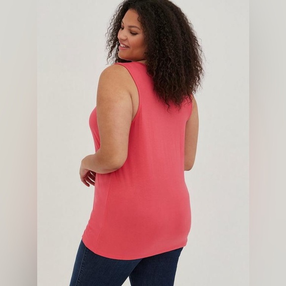🎈3/$25🎈NWT Torrid 3 Perfect Super Soft Vneck Tank - Picture 2 of 7